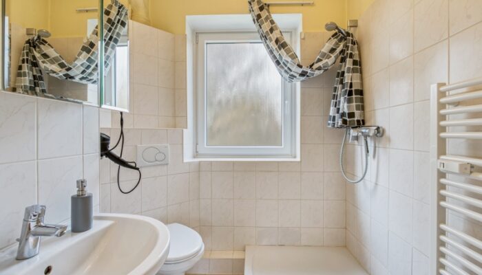 Modernes Duschbad